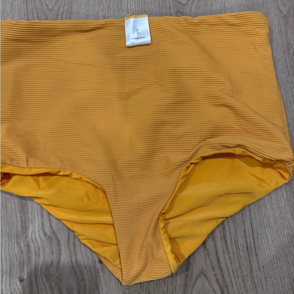 Of one sea yellow reversible bottoms